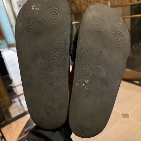 COPY - Gucci Black and White Slide Sandals with Embossed Logo